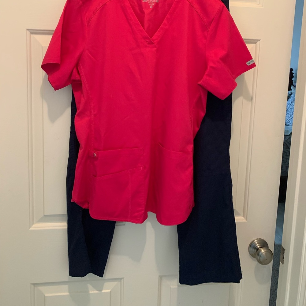 Women’s medical scrub top